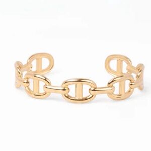 Elegant Gold Chain Link Bracelet